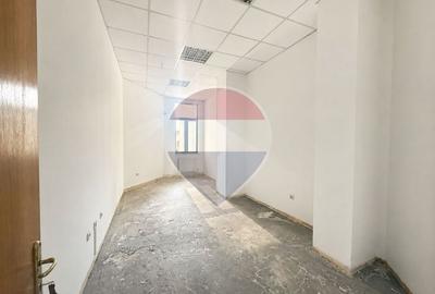 Spațiu de birouri zona centrala - langa primarie - 17