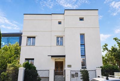 Vilă impunătoare, renovată | Sibiu | 12 camere | 600 mp teren - 3