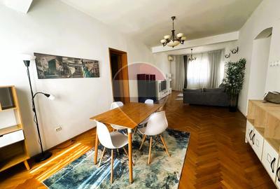 Apartament cu 3 camere decomandat, mobilat în Magheru