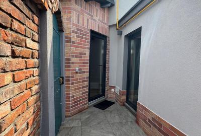 Apartament ultrafinisat două niveluri, 2 terase, semicentral, parcare,zona Paris - 9