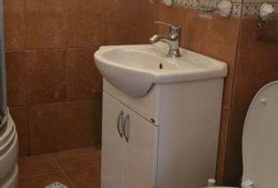 De vânzare apartament 2 camere decomandat | Zona 8 Mai - 20