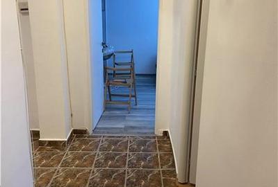 Apartament 2 camere , zona centrala - Scoala nr 10,etaj 2 8  , decomandat - 13