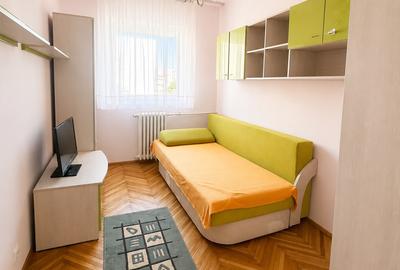 Apartament cu 3 camere decomandat în Decebal