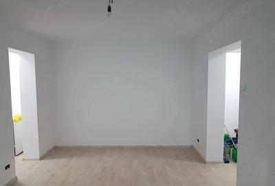 Apartament cu 2 camere semidecomandat în Tomis II