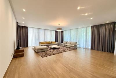 Apartament cu 5 camere decomandat, mobilat în Primăverii