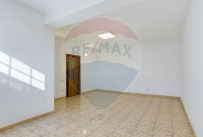Casa cu 5 camere de inchiriat 210 mp | Eroii Revolutiei - 10