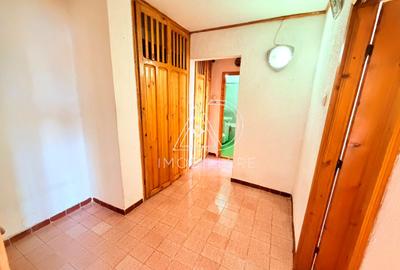 Vânzare apartament 2 camere, etaj 3 , Zona 9 Mai - 7