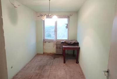 Apartament 3 camere in Moldova Noua - 3