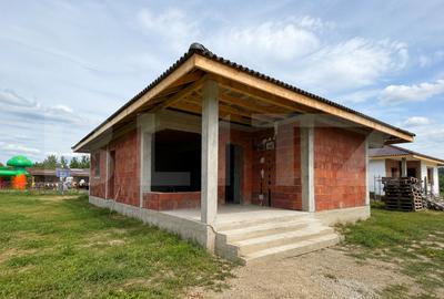 Casă individuală cu 4 camere în Sud