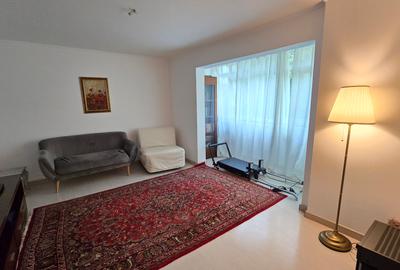 Vanzare apartament 3 camere decomandat, centrala termica, 7 minute metrou Titan - 2