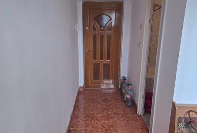 Vand apartament 2 camere decomandat in Deva, zona Micro 15, etaj 7, - 8