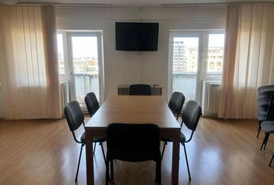 Apartament cu 3 camere în Unirii