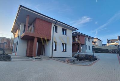 Casă individuală cu 4 camere în Dezmir