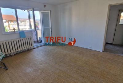 Apartament cu 2 camere semidecomandat în Cetate