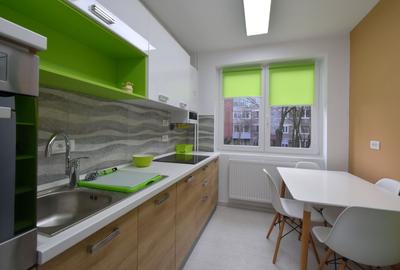 Apartament cu 2 camere semidecomandat, mobilat în Central