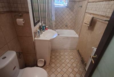Apartament cu 2 camere decomandat, zona Targu Cucu - 9