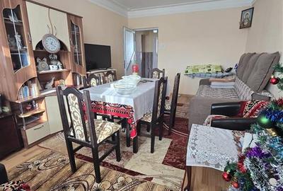 Apartament cu 3 camere decomandat în Alexandru cel Bun