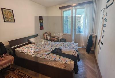 Apartament cu 3 camere decomandat în Alexandru Obregia
