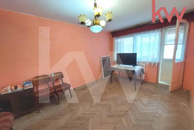 Apartament 3 camere decomandat • Sărari • vedere panoramică - 2