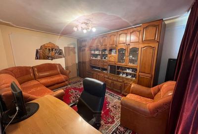 Casa / Vila cu 4 camere strada Lupeni - 3