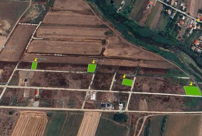 Loturi de casa la intrarea in Frumusani - 1