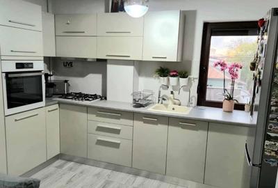 3 Camere Zona Km 4- Str Ederei Loc Parcare - 3