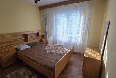 Apartament cu 4 camere semidecomandat, mobilat în Circumvalațiunii