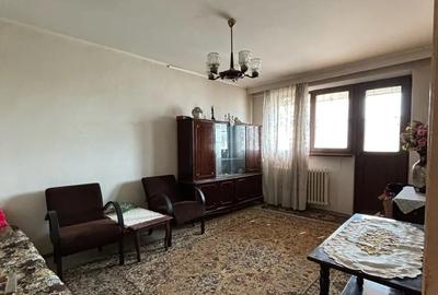 Apartament cu 3 camere decomandat, mobilat în Drumul Taberei