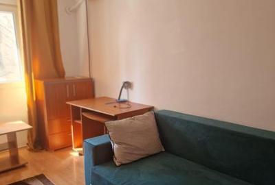 Garsonieră decomandată, mobilată în Tei