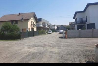 Teren intravilan,suprafata 450mp.utilitati: apa sa curent electric  trase pe pro - 2