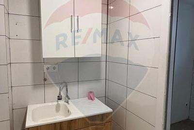 Spațiu comercial de închiriat vis-a-vis de Primaria Mangalia-87mp - 11