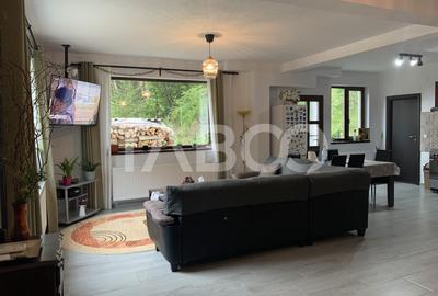 Casa 8 camere 7 bai 284 mp 225mp curte libera in Porumbacu de Sus - 1