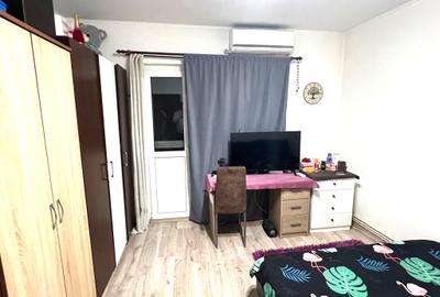 Garsonieră decomandată, mobilată în Sud