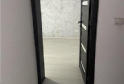 Apartament 3 camere , zona centrala Inspectoratul Scolar,  et 4 4, decomandat , - 10