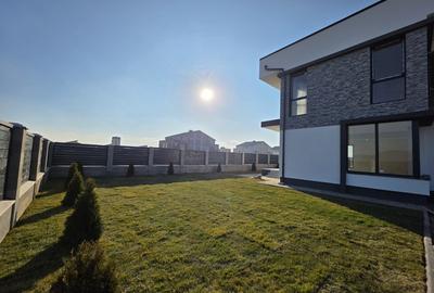 Casă individuală cu 4 camere în Sânpetru