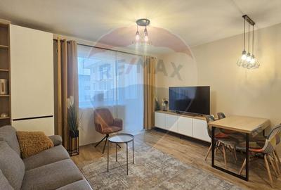 Apartament cu 3 camere semidecomandat, mobilat în Florești