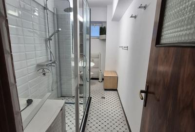 2 camere decomandat,et.4, Piata Victoriei, vis-a-vis America House - 1