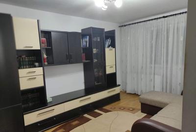 Apartament cu 3 camere decomandat, mobilat în Astra