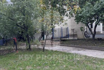 Piata Romana, mansarda boema, finisaje in linii simple si elegante - 16