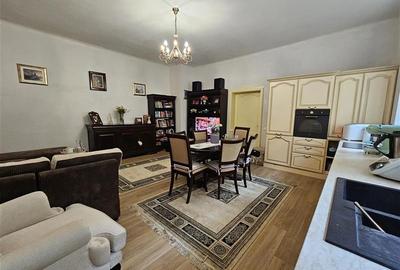 Apartament deosebit cu 3 camere str. Castelului - 25