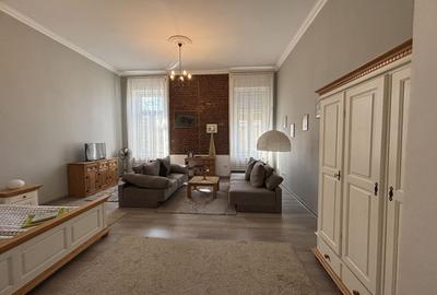 Apartament cu o camera în clădire istorică ,zona Maria - 9