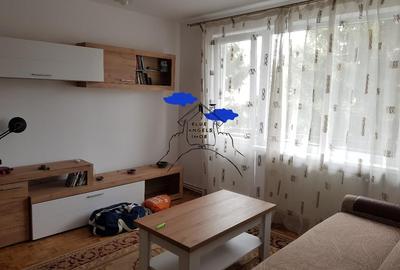 Apartament cu 2 camere semidecomandat, mobilat în Central