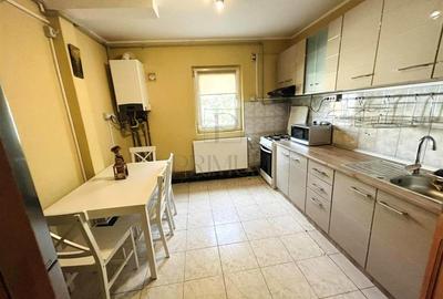 Apartament cu 3 camere semidecomandat în Complex Studențesc