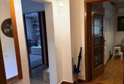 Apartament cu 3 camere decomandat în Nerva Traian