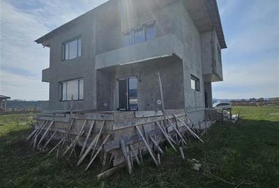 CASA P+ 1E  si  TEREN 500 MP DE VANZARE IN ANDRASESTI - 2
