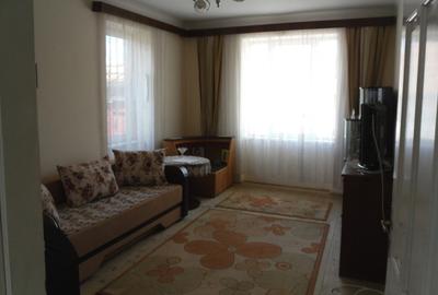 Casa/ gospodarie  saseasca in sat Bunesti, judet Brasov. Pe drumul spre VISCRI. - 3
