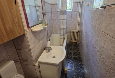 Apartament de 3 camere, etajul 1/4, zona Alexandru cel Bun - 8