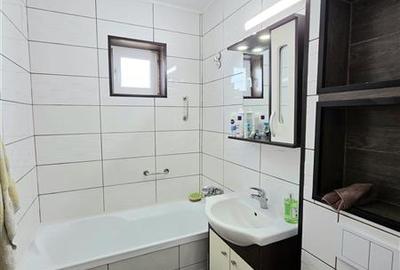 Apartament 2 Camere, Decomandat, Zona Salvare - Scoala 8 - 11