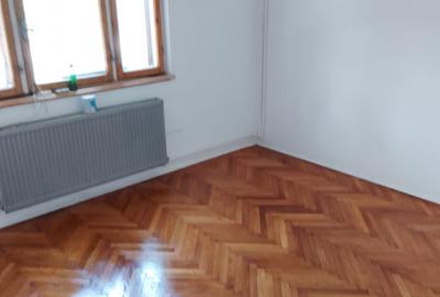VILA DE INCHIRIAT- SPAIUL UNIRII- GRADINA- LOC PARCARE - 5