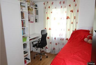 Decomandat cu 2 bai, modelul cel mai mare - 2